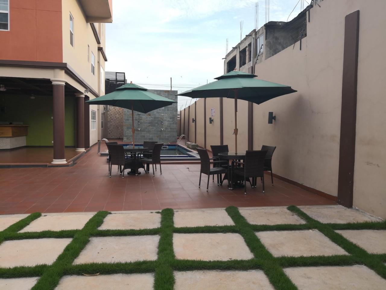 קומסי Frederick'S Lodge מראה חיצוני תמונה